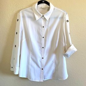 Covington white w/ brass snaps and details blouse